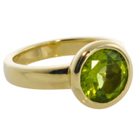 14 carat gold peridot ring