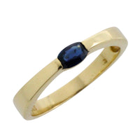 Single stone sapphire ring