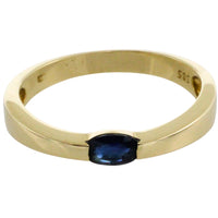 Single stone sapphire ring