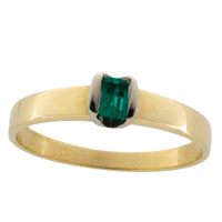 Emerald ring in 14 carat gold