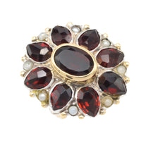 Vintage garnet and pearl ring in 14 carat gold and silver