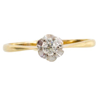 Diamond solitaire ring in 14 carat gold