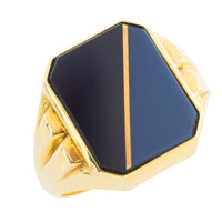 Onyx and agate signet ring in 14 carat gold