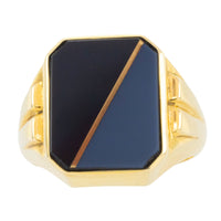 Onyx and agate signet ring in 14 carat gold
