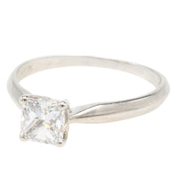 Princess cut diamond ring in white gold
