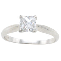 Princess cut diamond ring in white gold