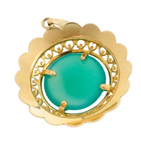 Chrysoprase pendant in 14 carat gold