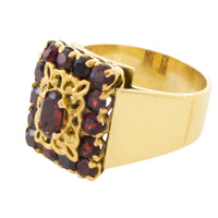 Vintage 14 carat gold ring with garnets