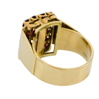 Vintage 14 carat gold ring with garnets