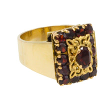 Vintage 14 carat gold ring with garnets