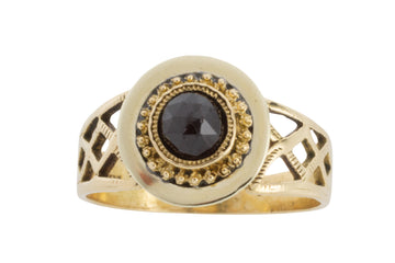 Vintage faceted garnet ring in 14 carat gold