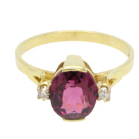 Vintage garnet and diamond ring in 14 carat gold