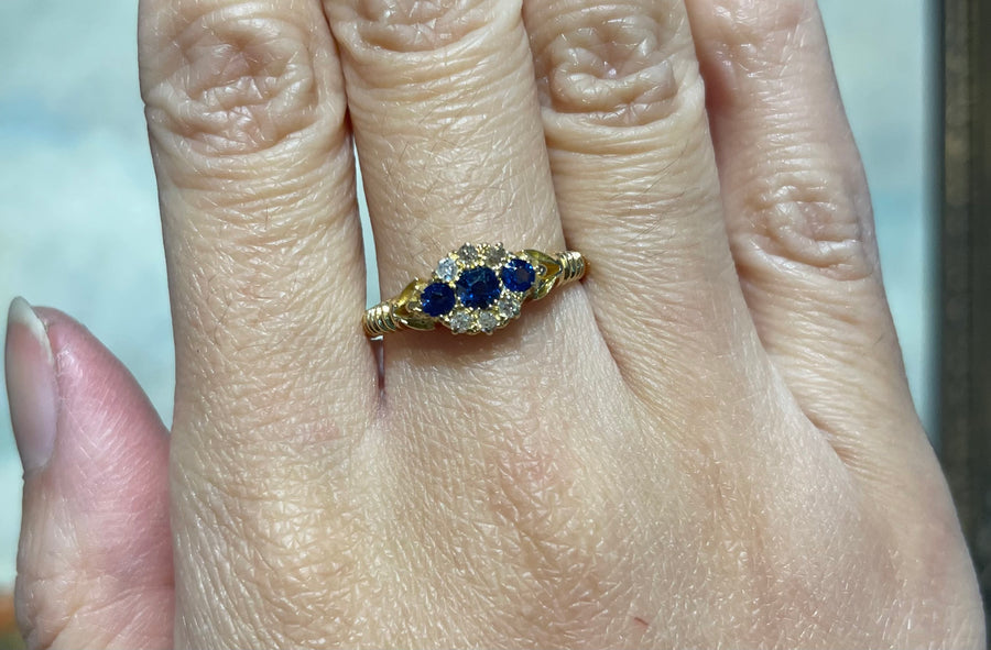 Edwardian sapphire and diamond ring from 1902