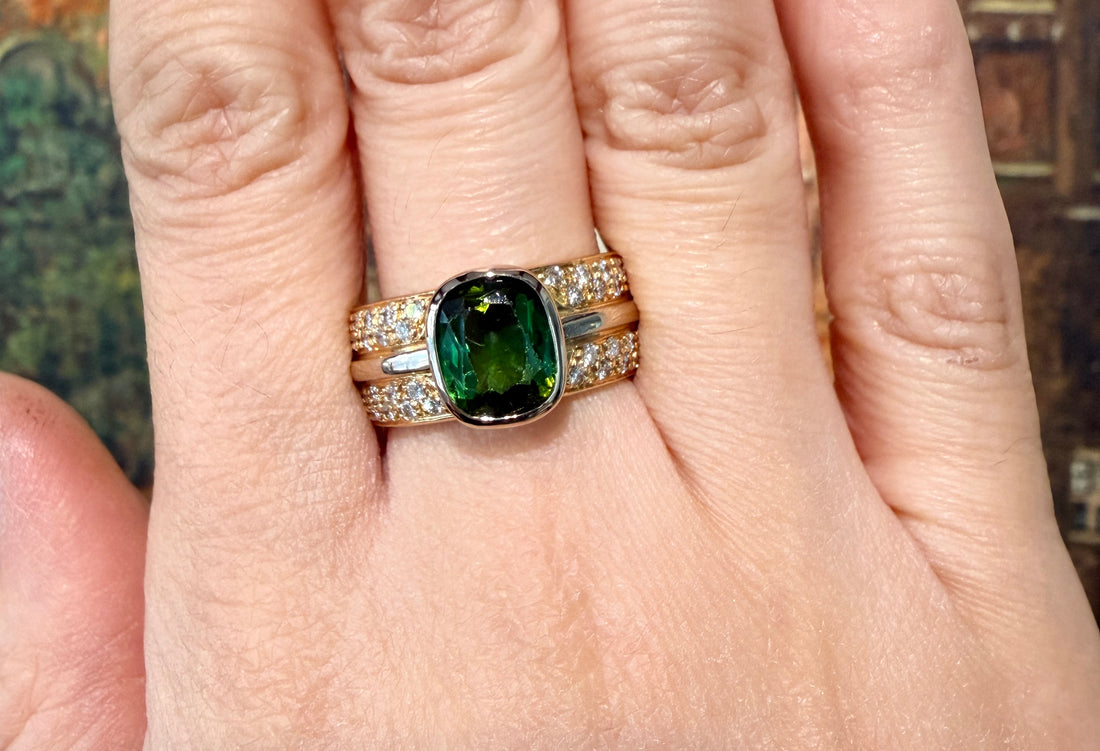 Chrome diopside and diamond ring in 18 carat gold-Vintage Rings-The Antique Ring Shop