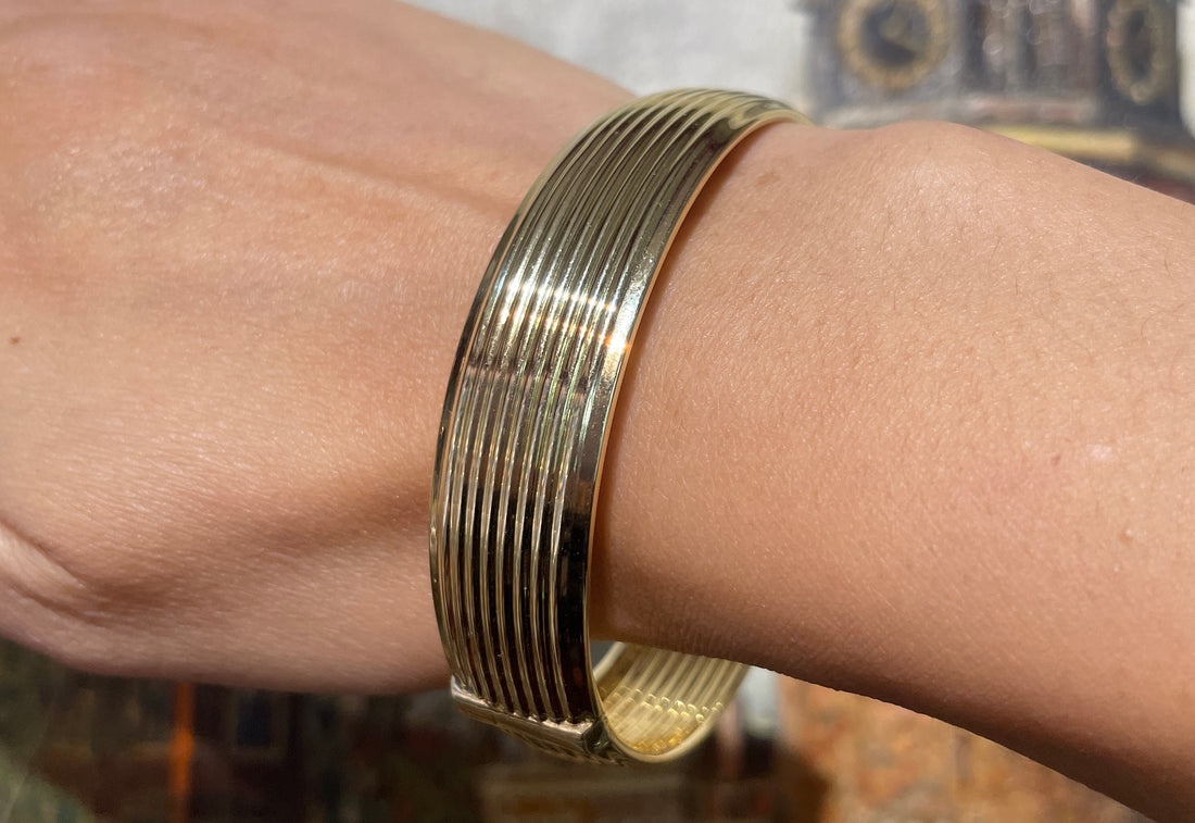 14 carat gold hinged bracelet with ridges-Bracelets-The Antique Ring Shop