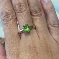 Peridot ring in 14 carat gold-Vintage Rings-The Antique Ring Shop