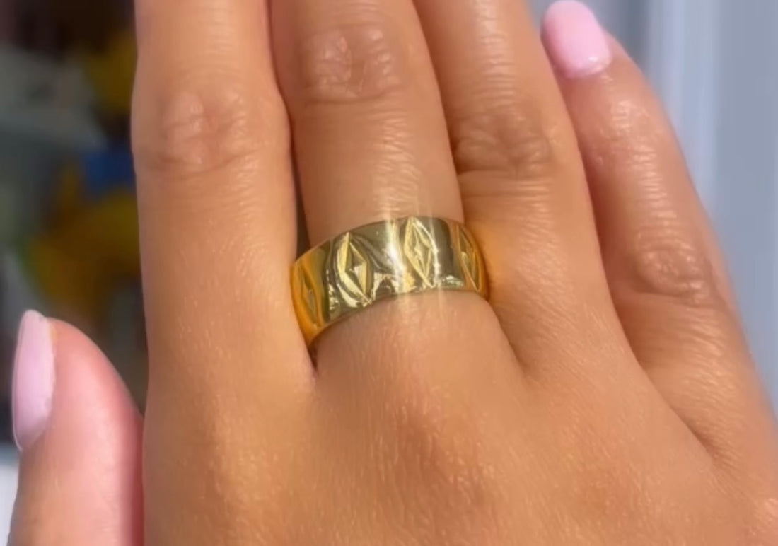 1960's 22 carat gold band with motief-The Antique Ring Shop