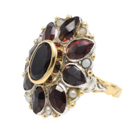 Vintage garnet and pearl ring in 14 carat gold and silver