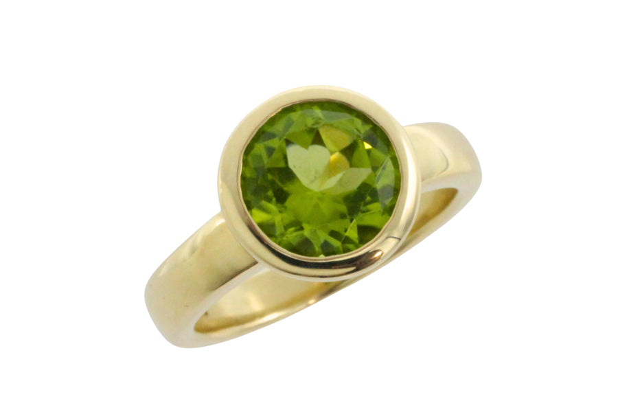 14 carat gold peridot ring