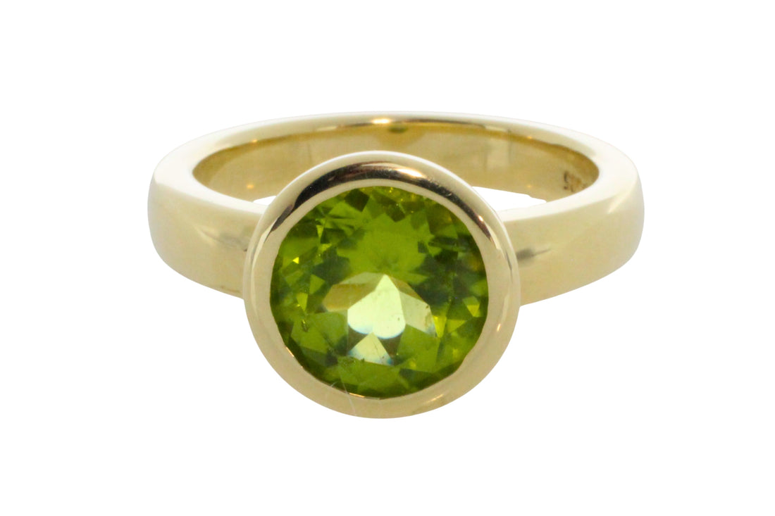 14 carat gold peridot ring