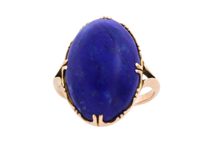 Cabochon lapiz ring in 14 carat gold