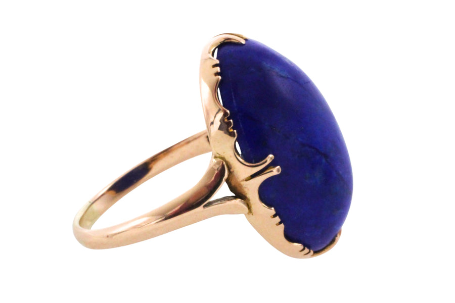 Cabochon lapiz ring in 14 carat gold