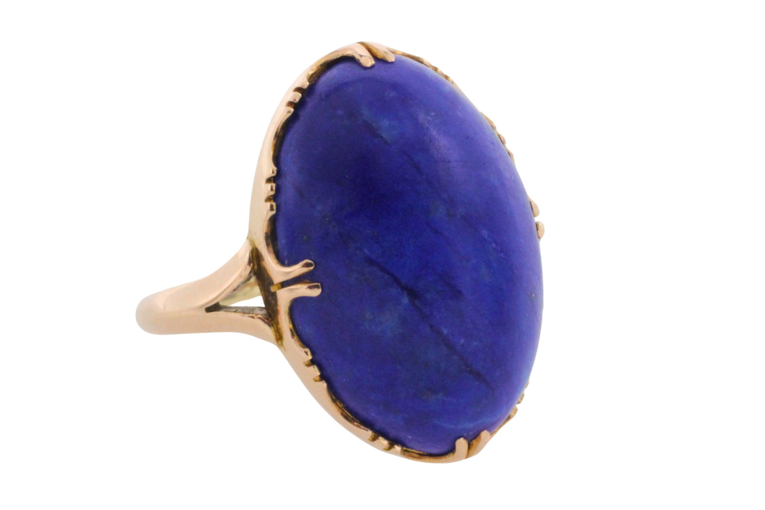 Cabochon lapiz ring in 14 carat gold