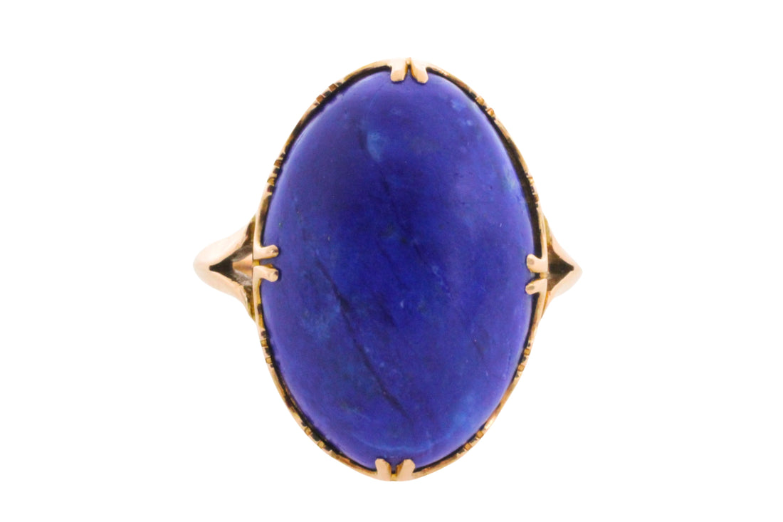 Cabochon lapiz ring in 14 carat gold