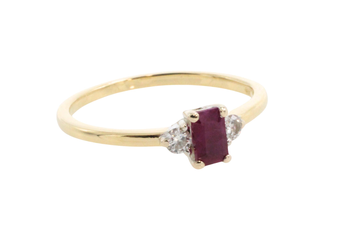 Ruby and diamond ring in 18 carat gold