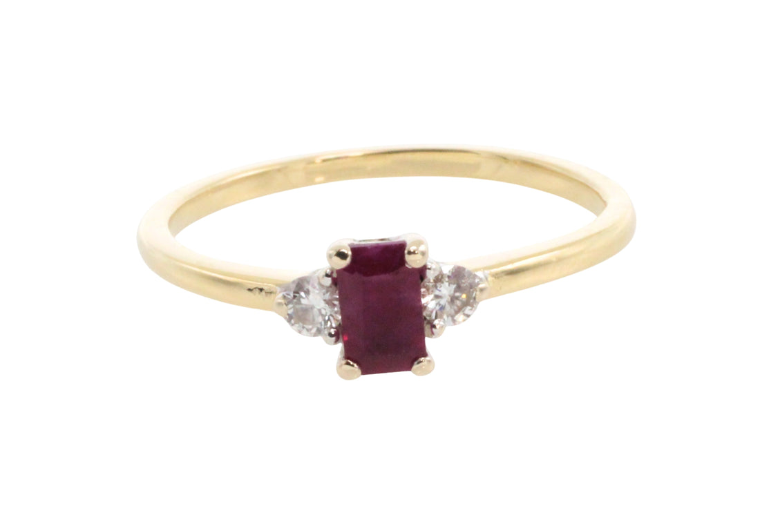 Ruby and diamond ring in 18 carat gold