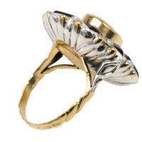 Vintage garnet and pearl ring in 14 carat gold and silver