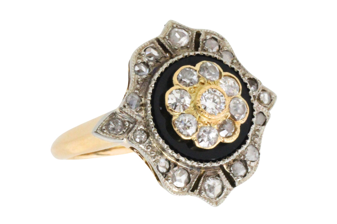 Antieke ring met onyx en diamant