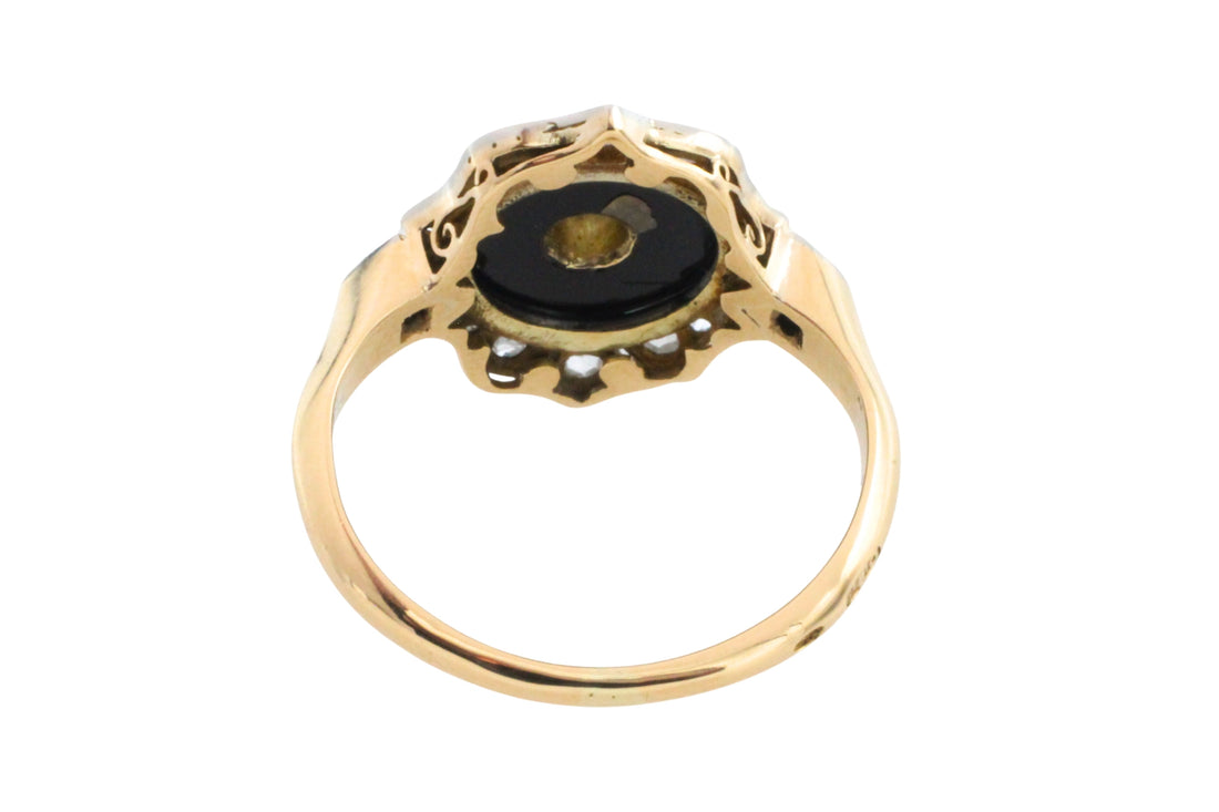 Antieke ring met onyx en diamant