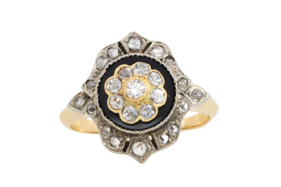 Antieke ring met onyx en diamant