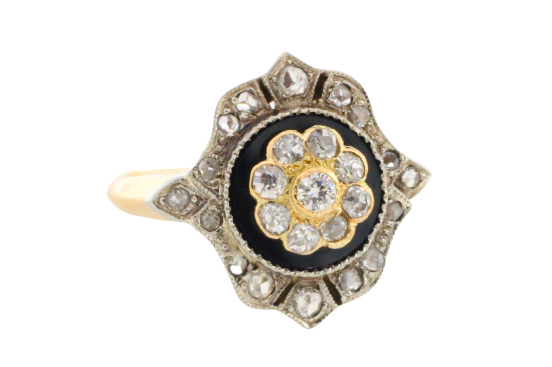 Antieke ring met onyx en diamant