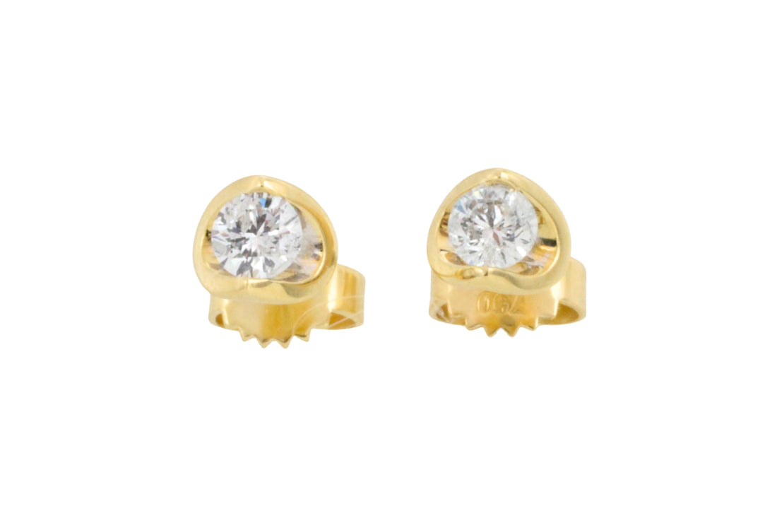 Diamond studs in 18 carat gold