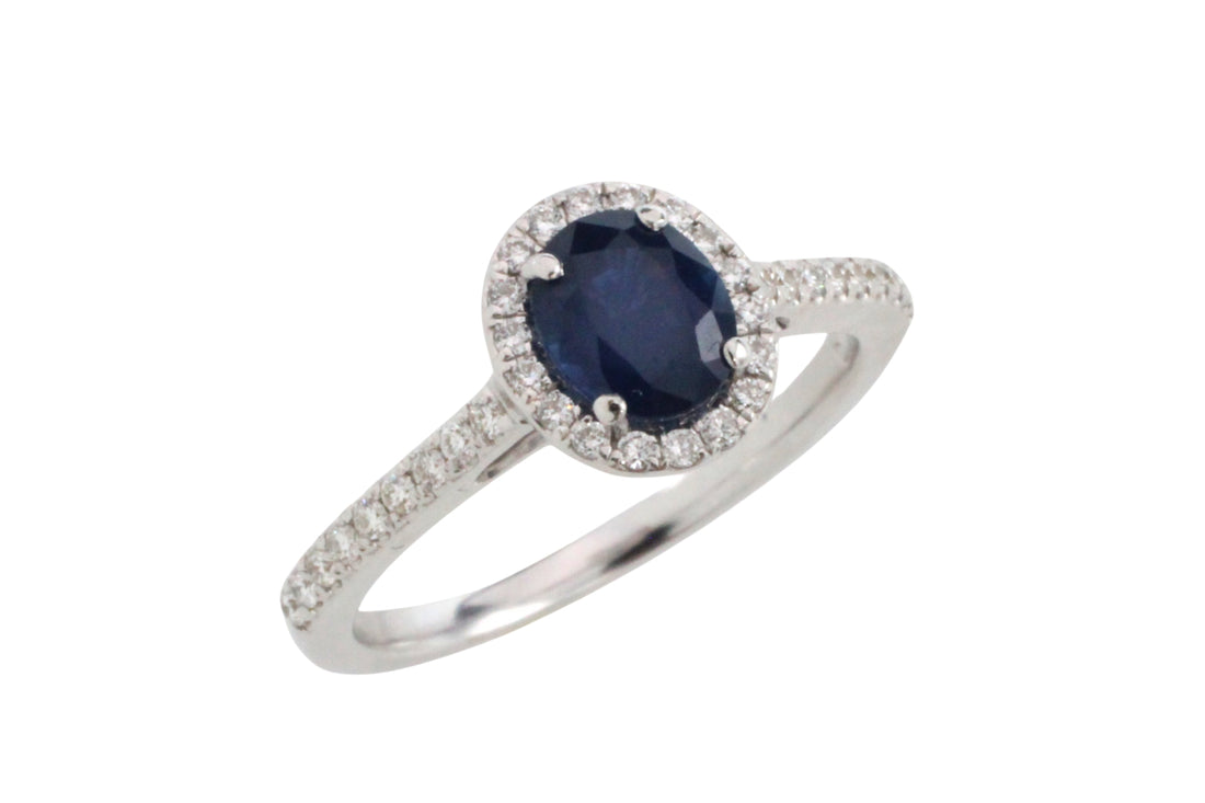 Sapphire cluster ring in 18 carat white gold