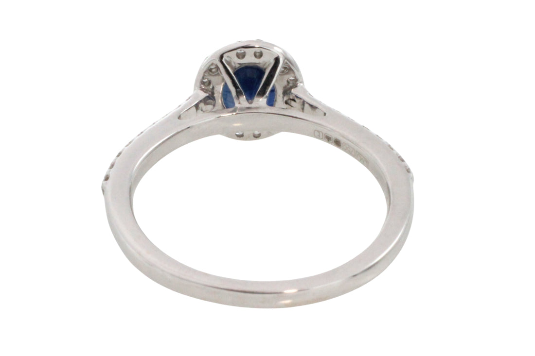 Sapphire cluster ring in 18 carat white gold