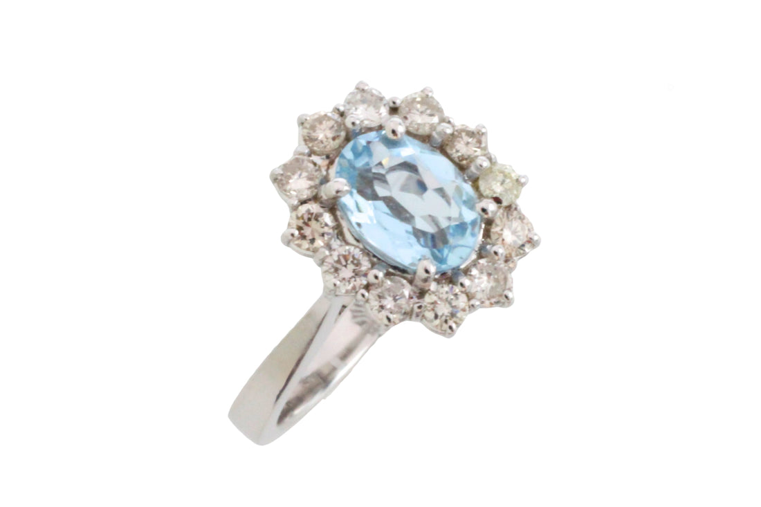 Aquamarine and diamond ring in white gold