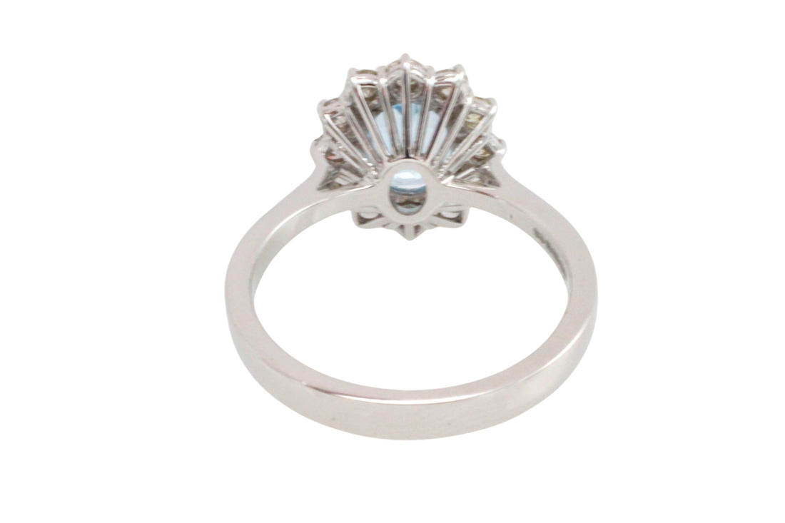 Aquamarine and diamond ring in white gold