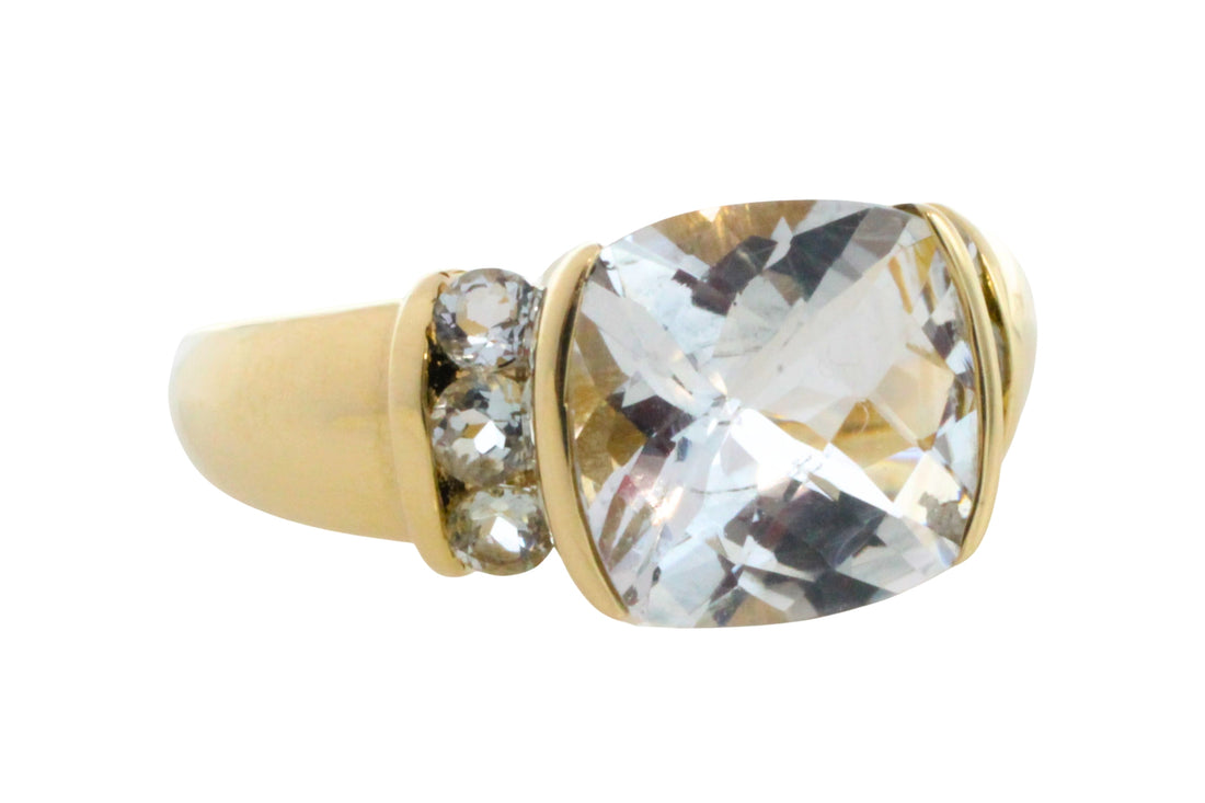 Vintage aquamarine ring in 14 carat gold-Vintage Rings-The Antique Ring Shop
