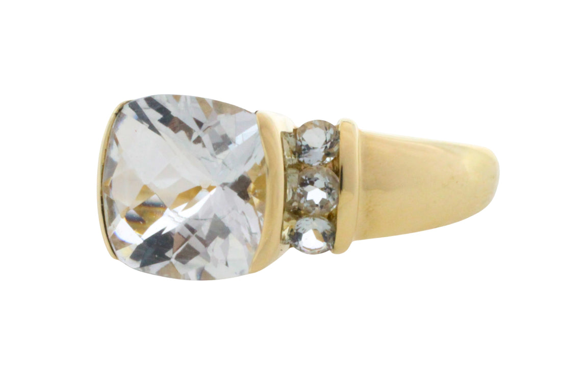 Vintage aquamarine ring in 14 carat gold-Vintage Rings-The Antique Ring Shop