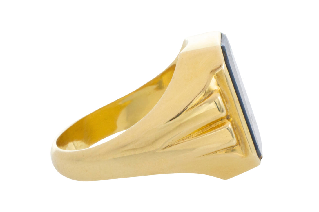 Onyx and agate signet ring in 14 carat gold
