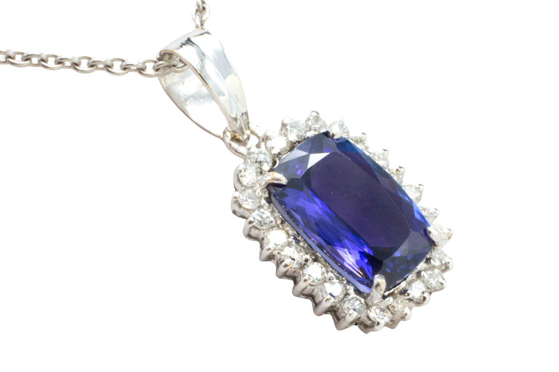 Tanzanite and diamond pendant in white gold