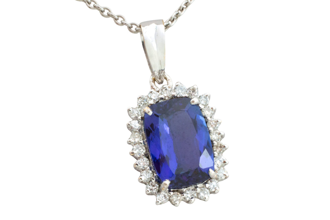 Tanzanite and diamond pendant in white gold