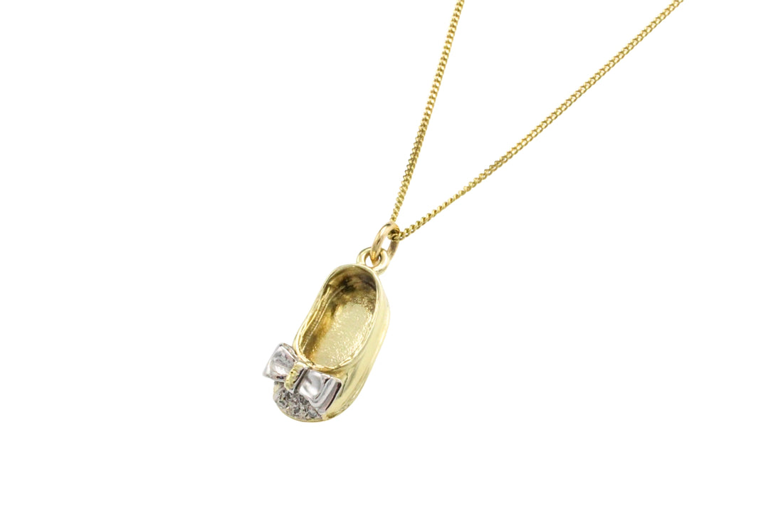 18 carat gold slipper pendant and chain