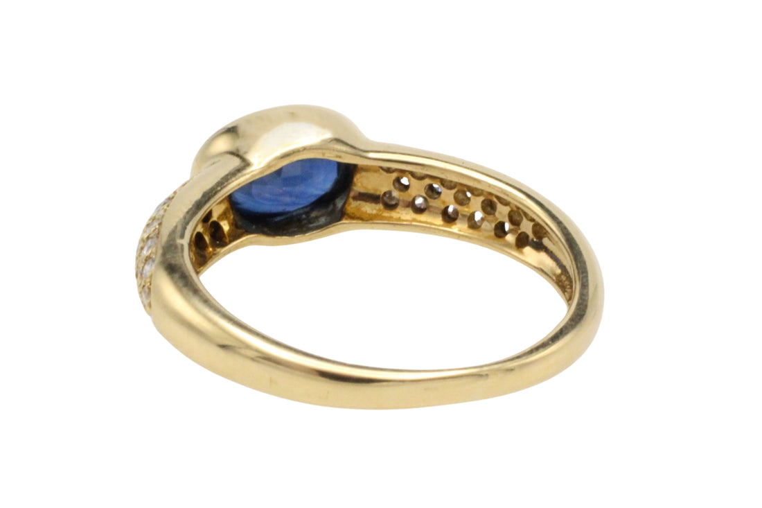 Sapphire and diamond ring in 18 carat gold