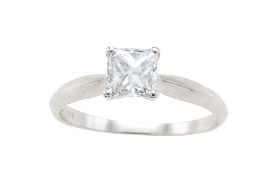 Princess cut diamond ring in white gold