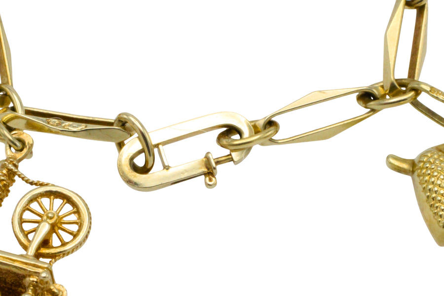 Vintage charm bracelet in 14 carat gold