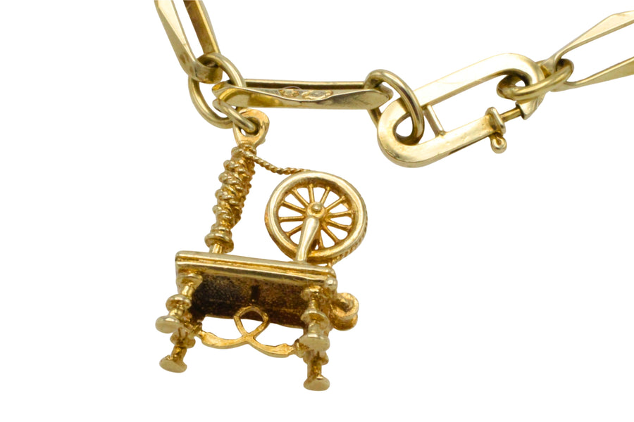 Vintage charm bracelet in 14 carat gold